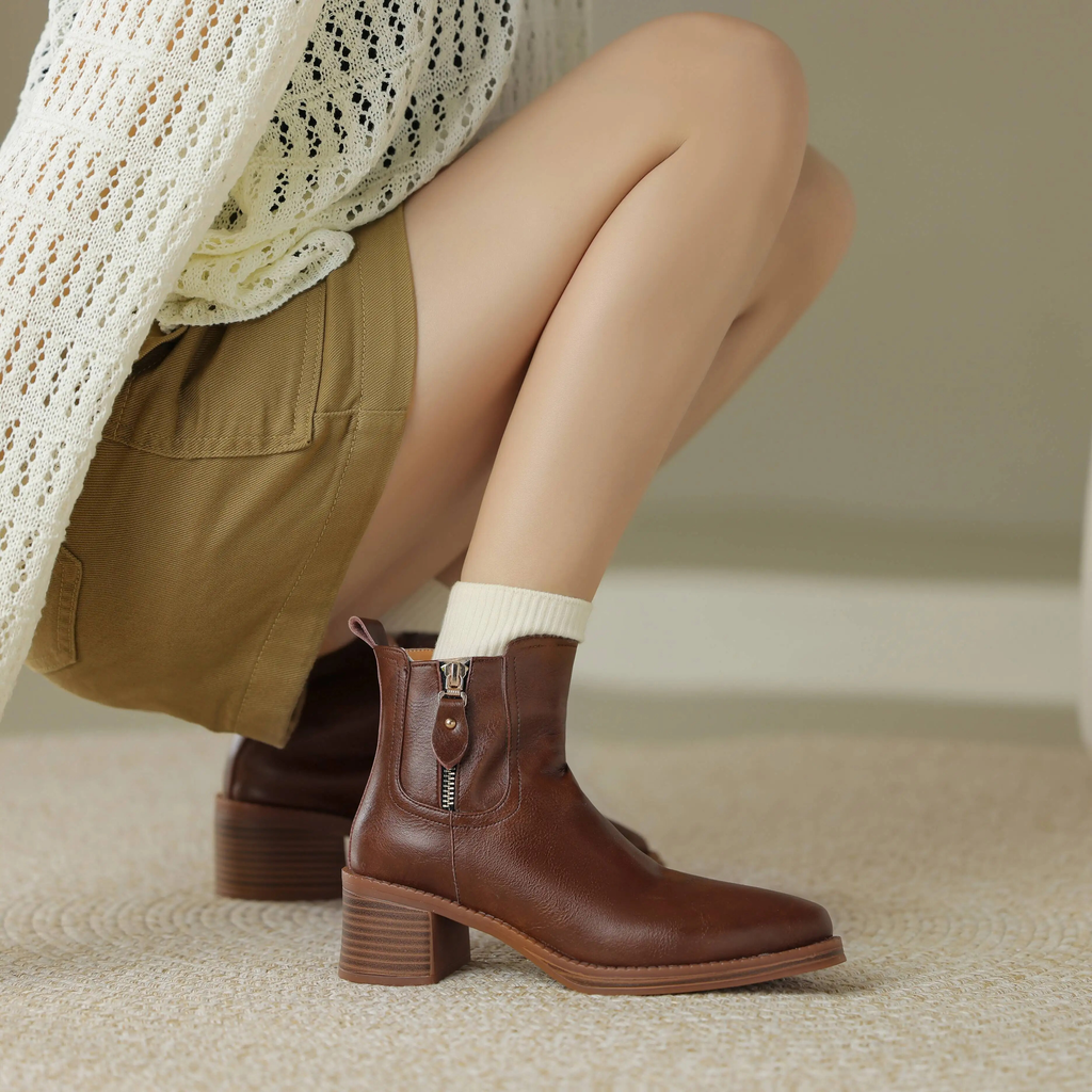 autumn boots color brown size 5.5 for women