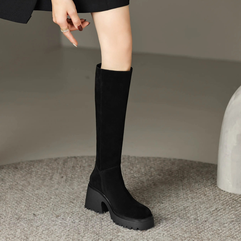 round toe boots color black size 8 for women