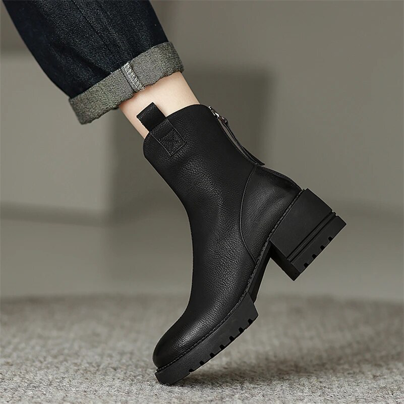 casual boots color black size 7 for women