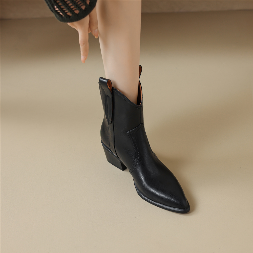 casual boots color black size 5 for women