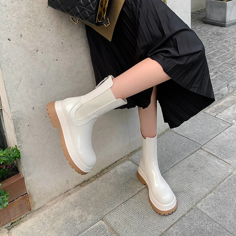 winter platform boots color beige size 6 for women