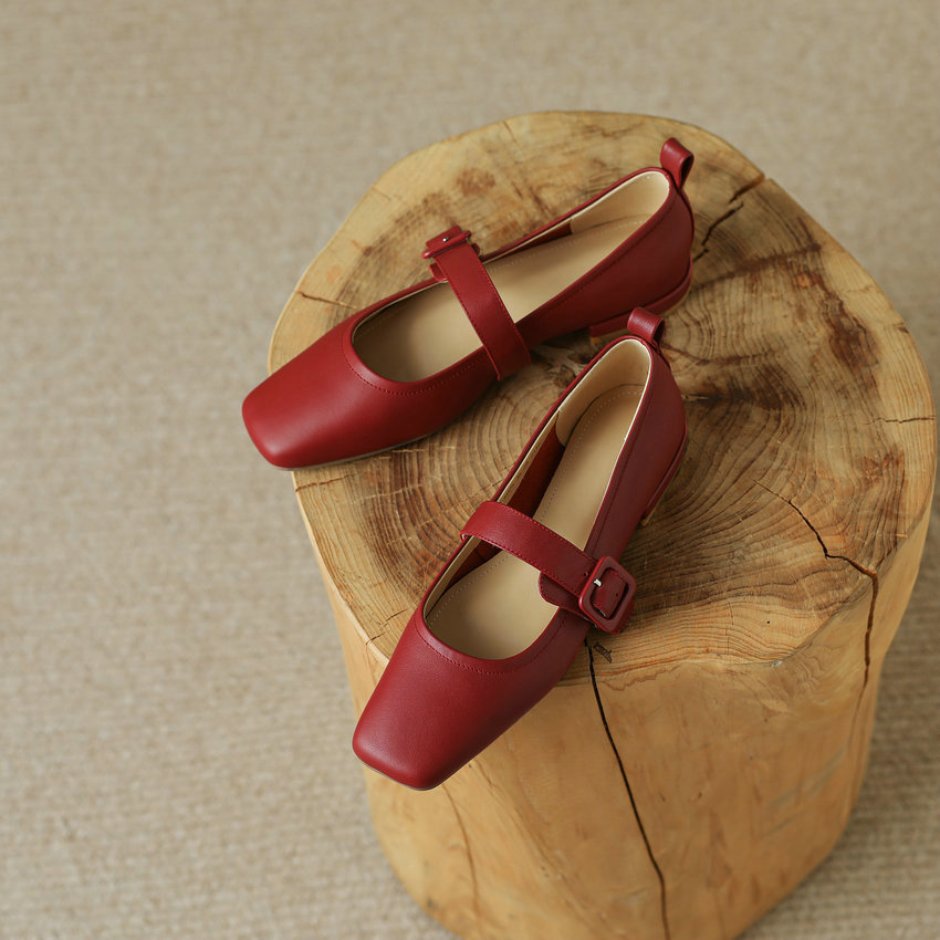 leather loafer color red size 6 for women