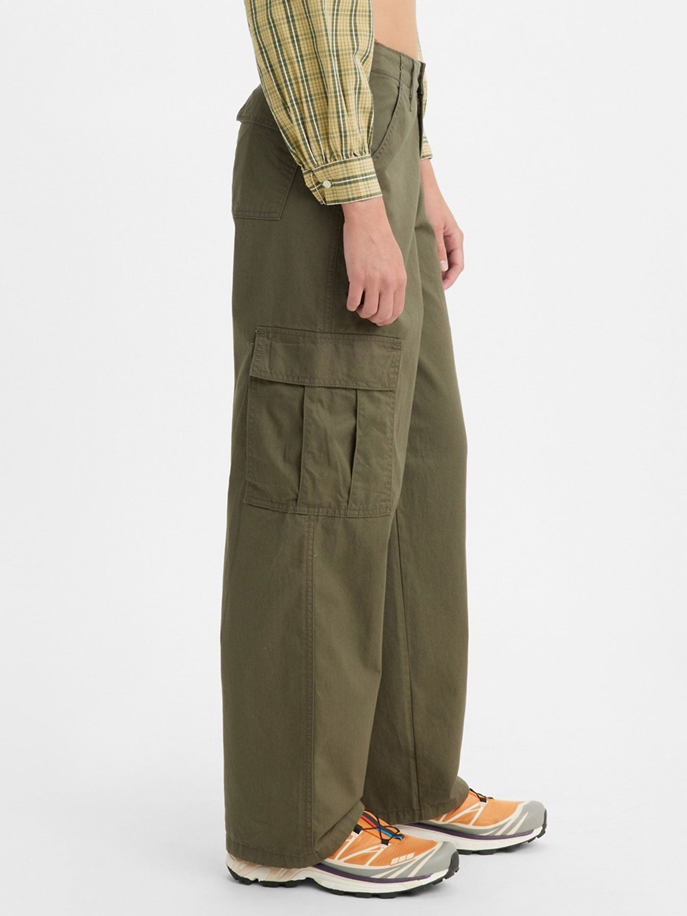 Levis Spring 2023 '94 Baggy Cargo Army Green Pants | EMPIRE