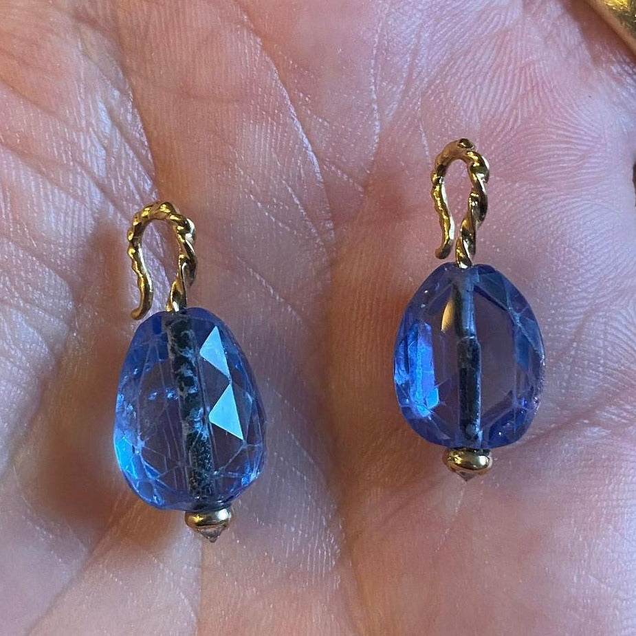 Thesis Sapphire Pendant