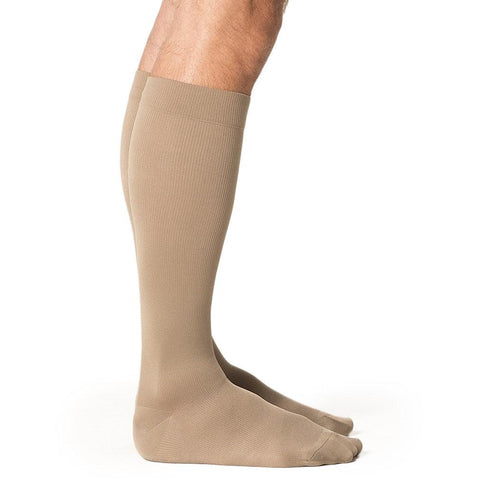 How to wear compression stockings in hot weather. Best summer selections. 