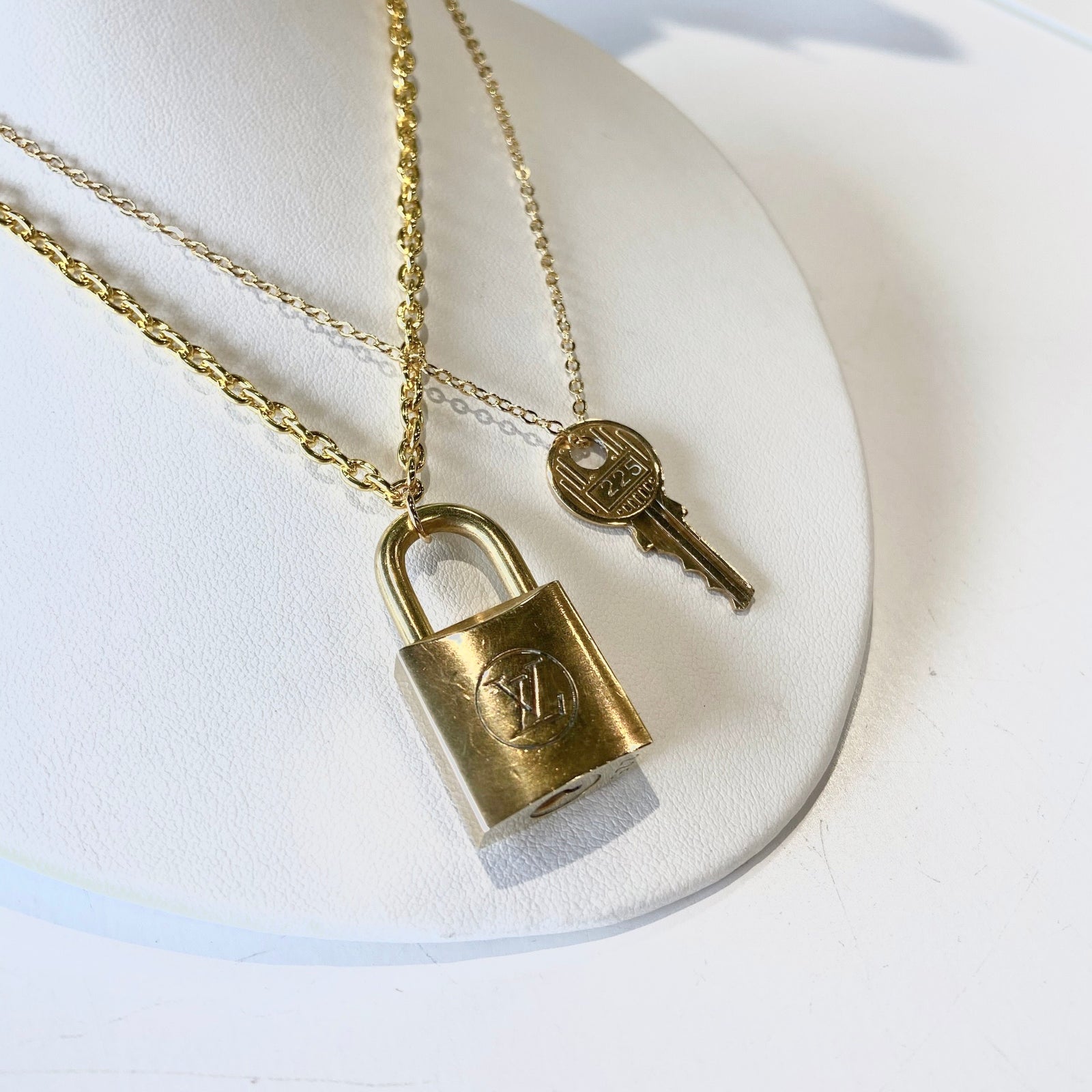 Louis Vuitton Padlock with Chain Necklace – Loom Magpie