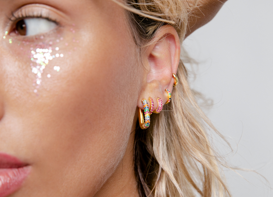 How to combine coloured earrings