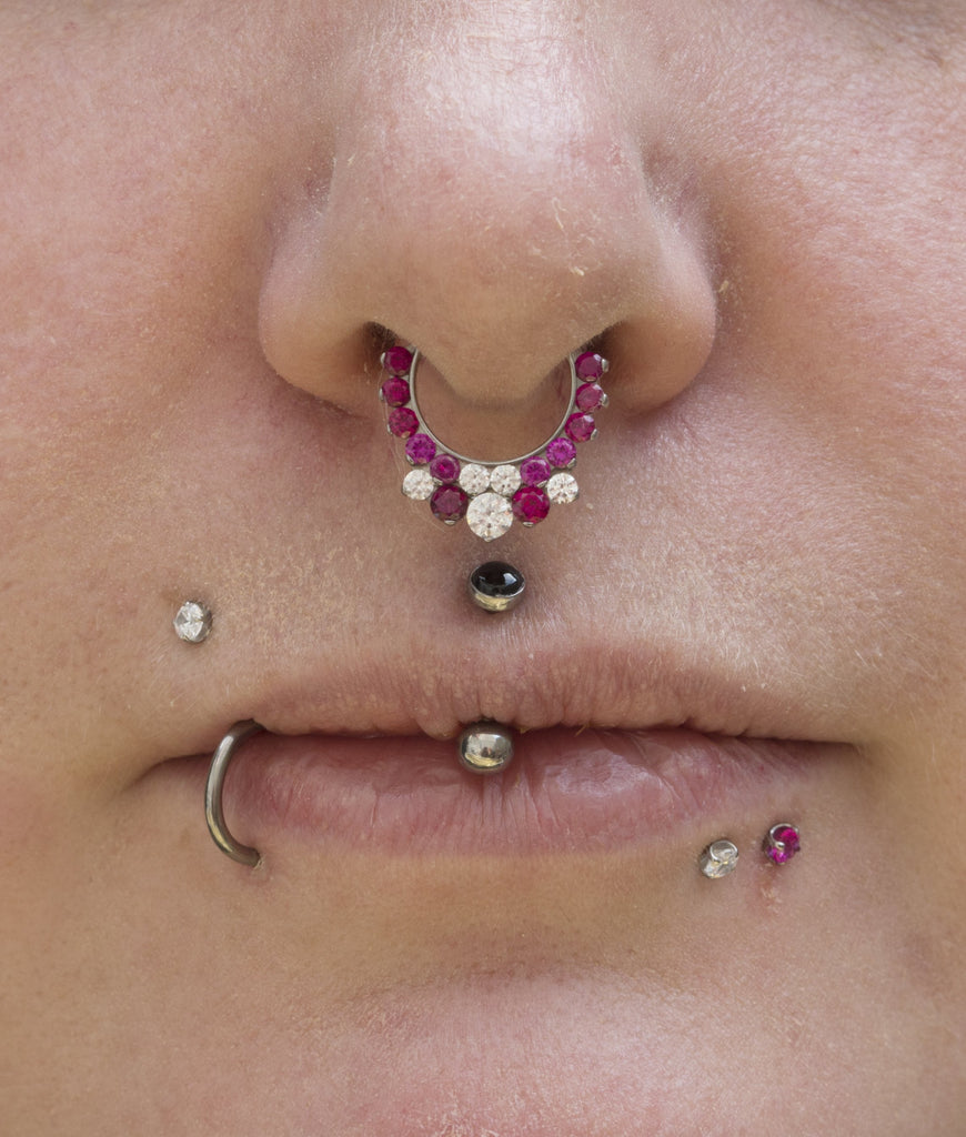 Monroe Piercing – Pierced