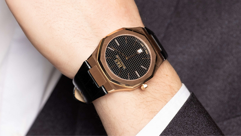Men classic and elegant watch
