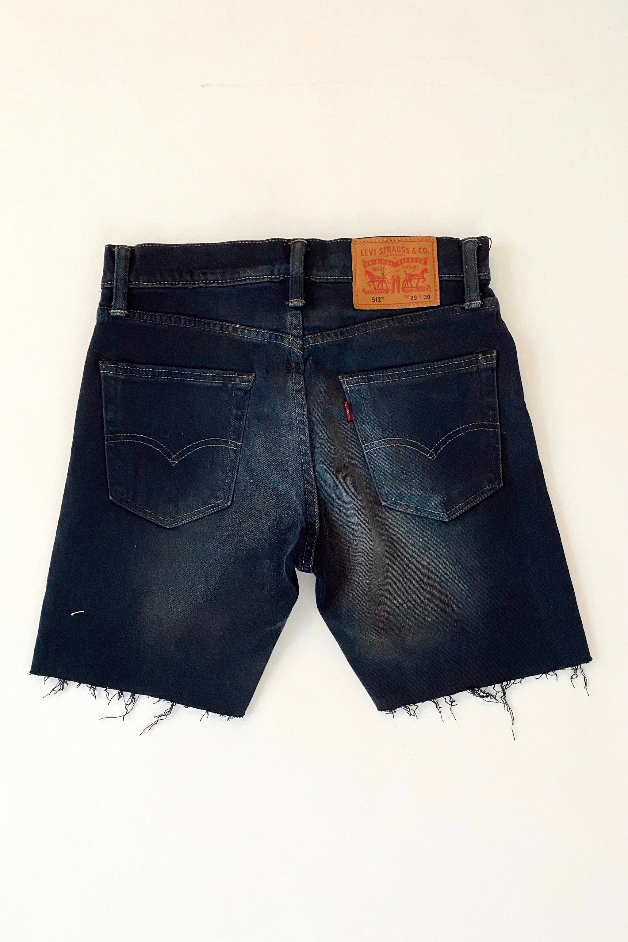 Upcycled Levi's 512 Black Mid Thigh Shorts / Size 27 - COUTONIC