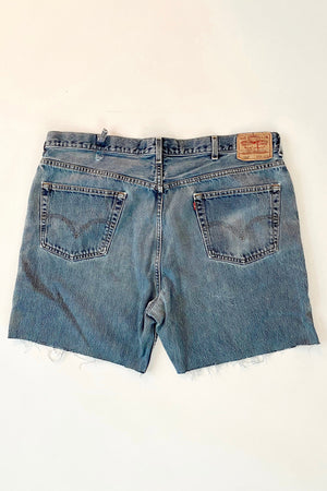 Upcycled Levi's 550 High Waist Mid Thigh Shorts / Size 38 - COUTONIC