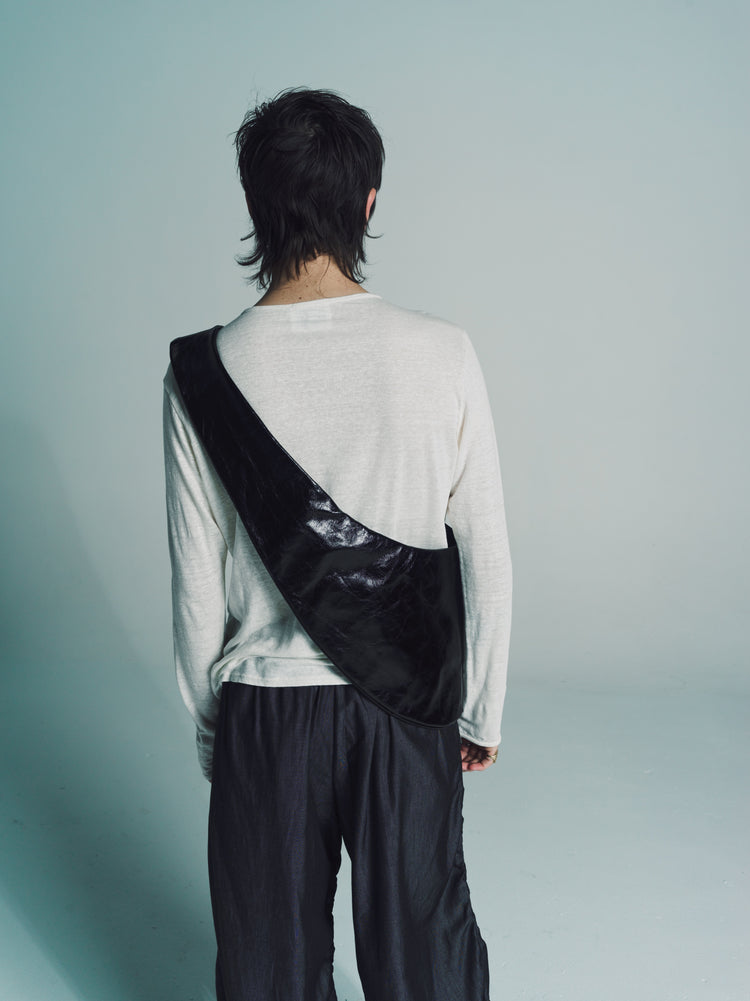 DPTO — NO.250 Black Crossed Leather Bag