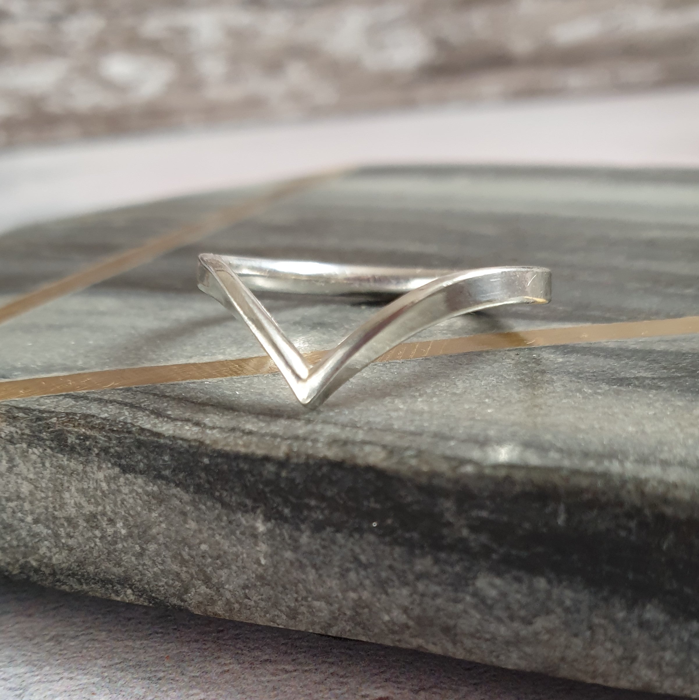 Silver Wishbone Shaped Band Ring Square Point