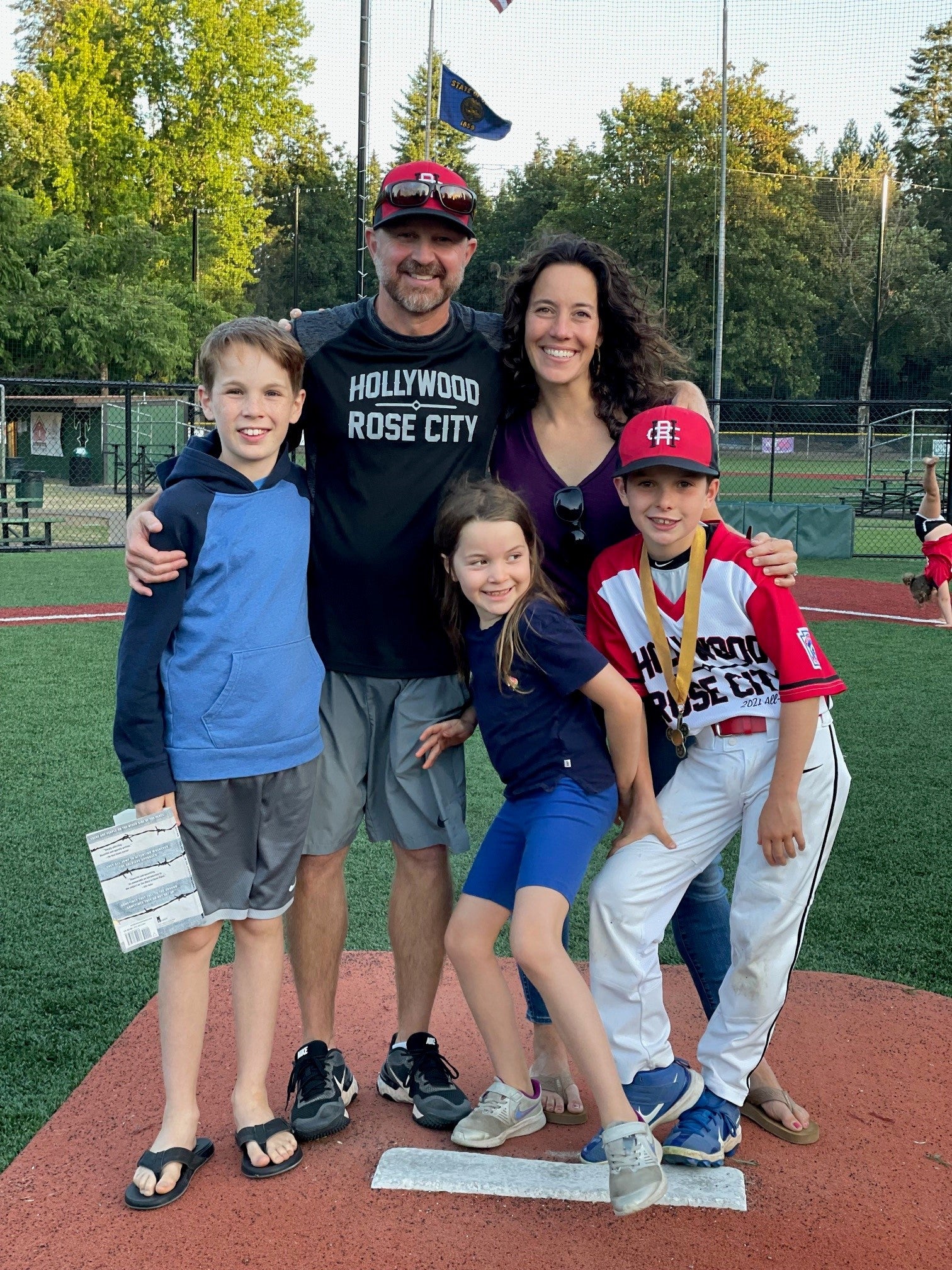 Jodi and her family at the 10U Oregon Baseball Championship