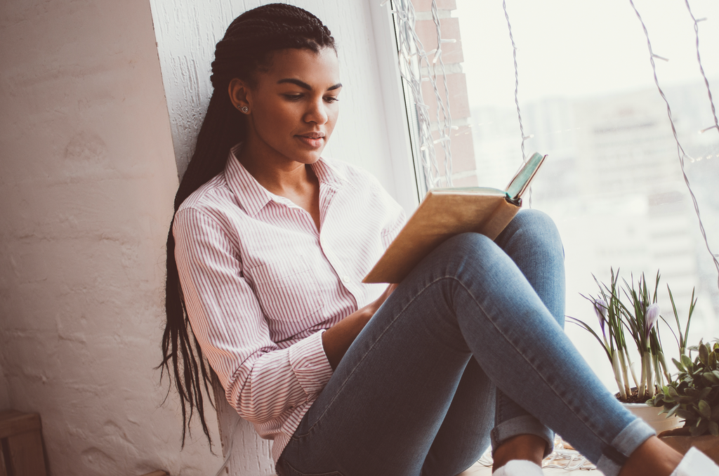 7 Book Recommendations by Therapists To Motivate Your Year