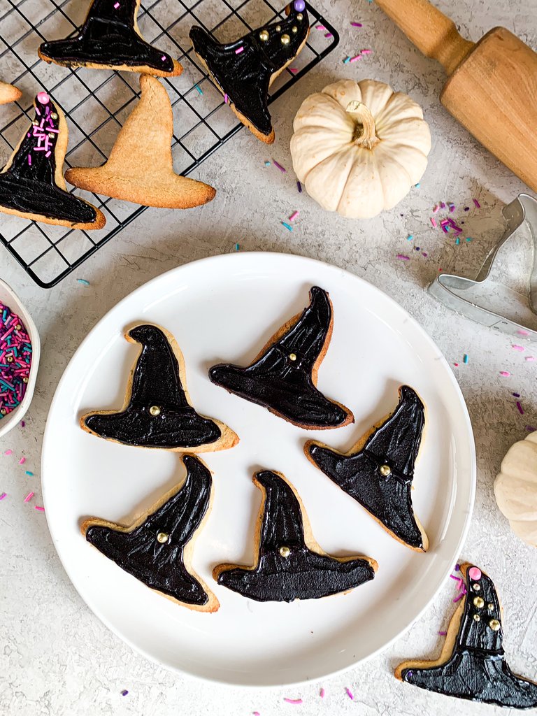 halloween witch hat cookies