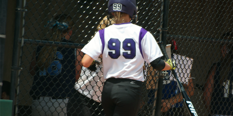 Which Fastpitch Bat Size Is Right For You?