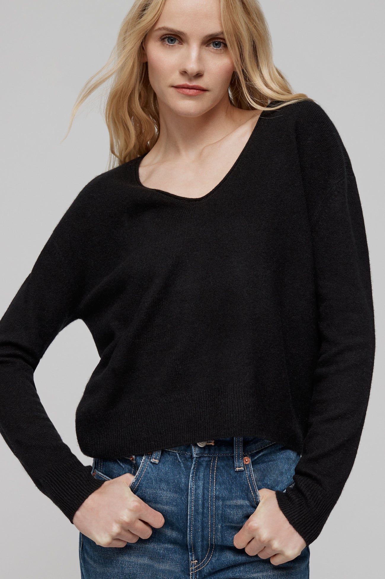 Women's Mabel V-neck Cashmere Sweater