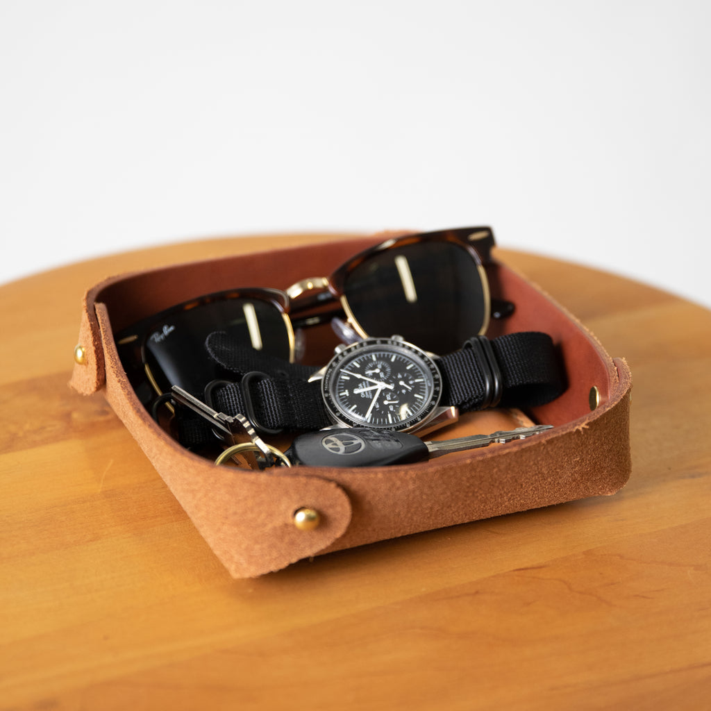 Leather valet tray at KMM & Co. | valentines ideas for him