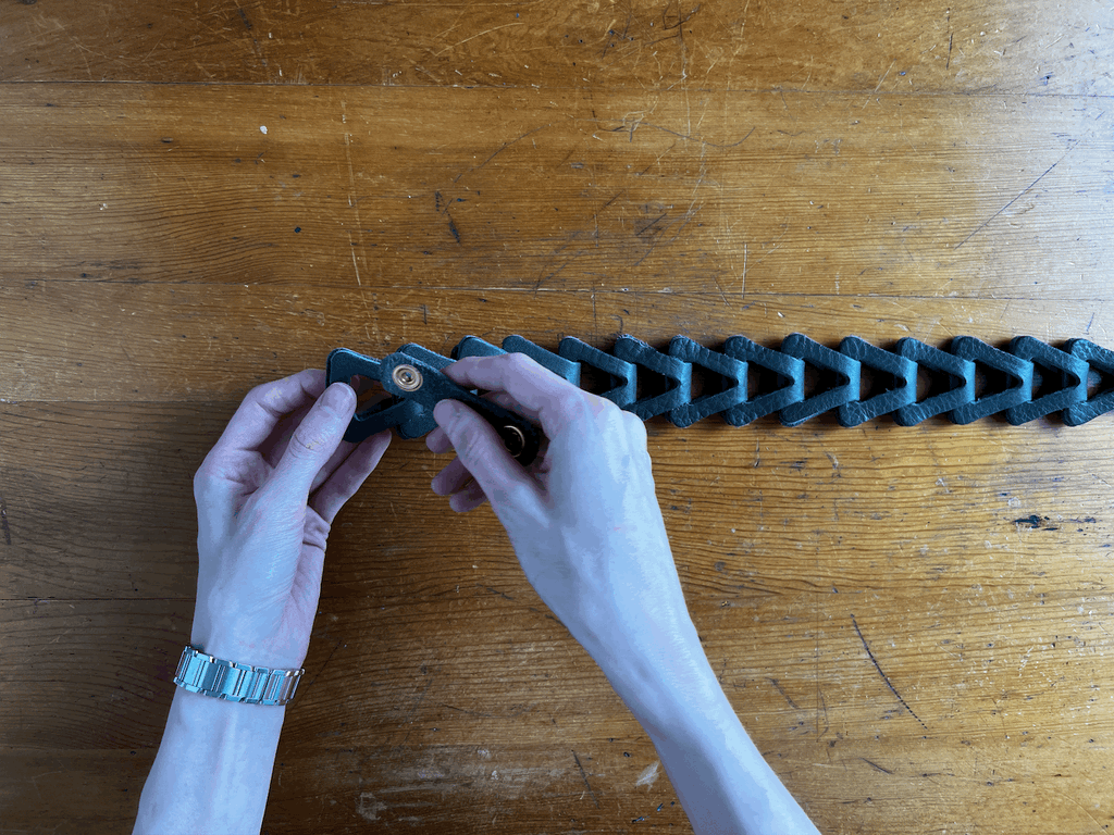 Step 3: Assembling a chain link strap