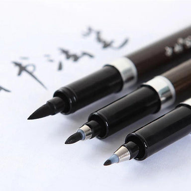 https://cdn.shopify.com/s/files/1/2076/4473/products/Classic-Lettering-and-Calligraphy-Brush-Pen-1_384x384.jpg?v=1609573952