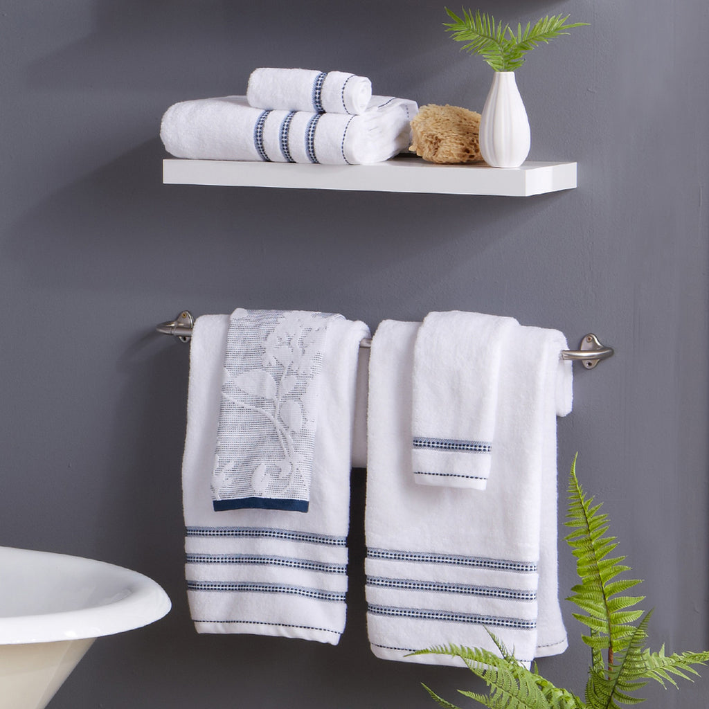 Roselyn Bath Towels