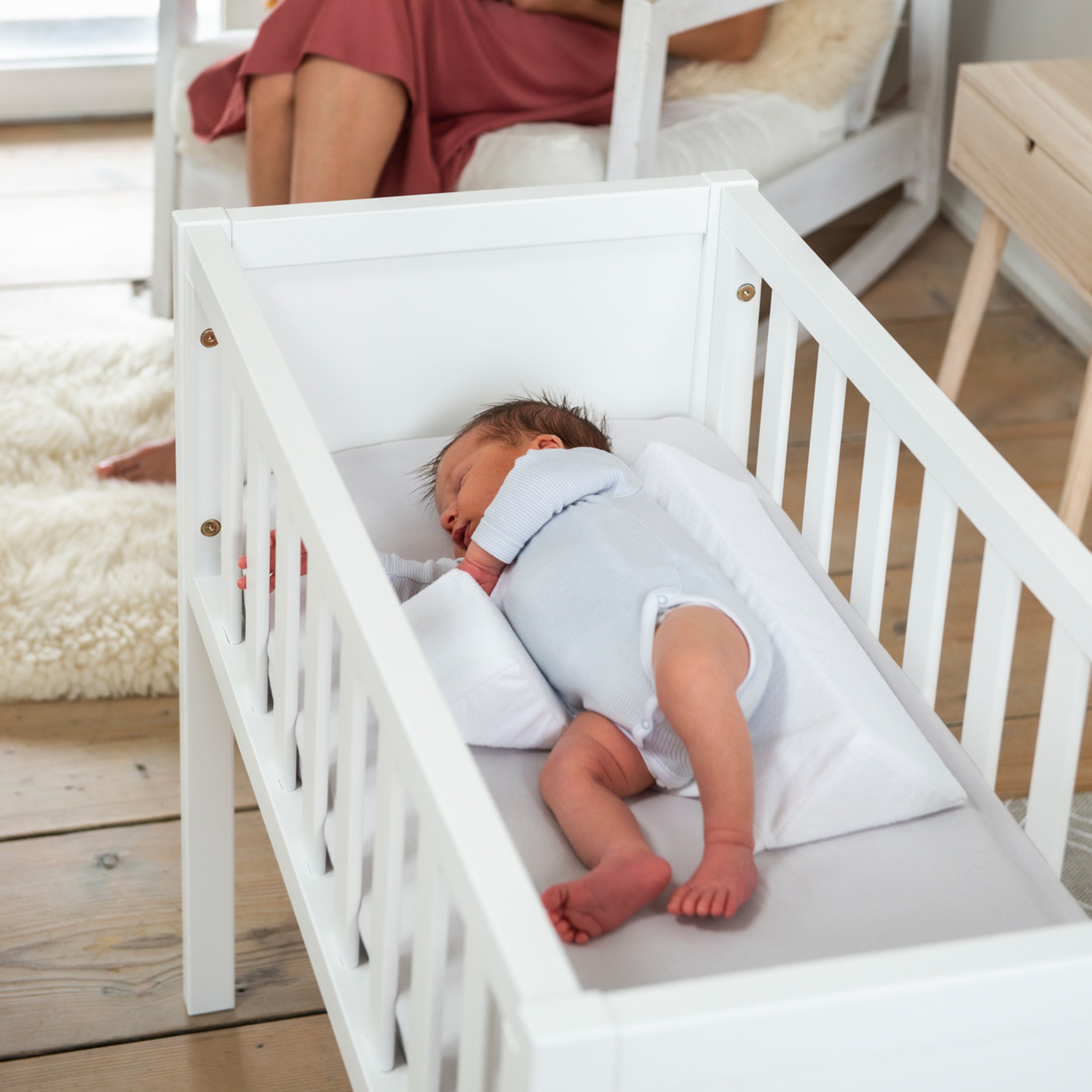 newborn side sleeping wedge