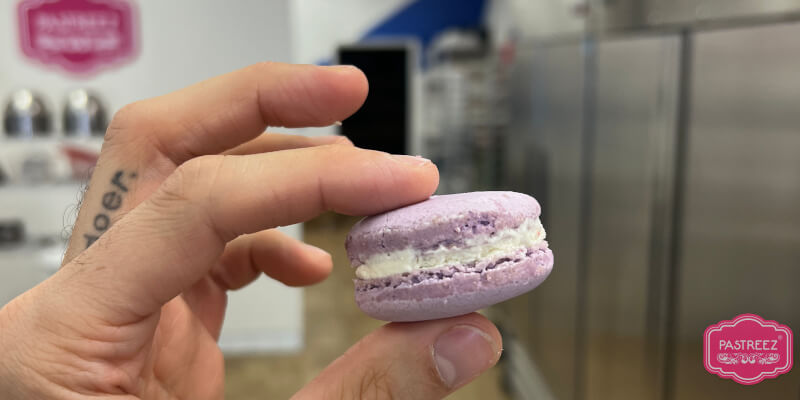 Lady Yum macarons size