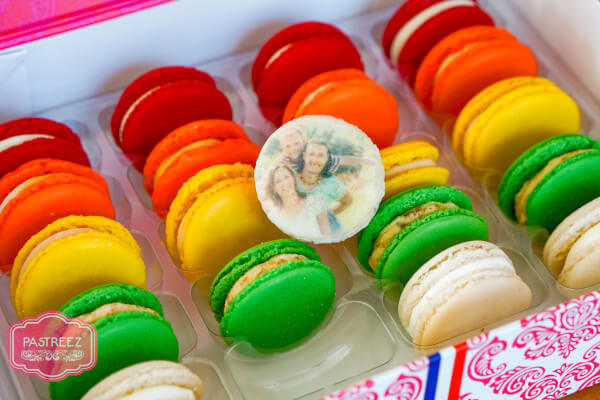 Print on macarons