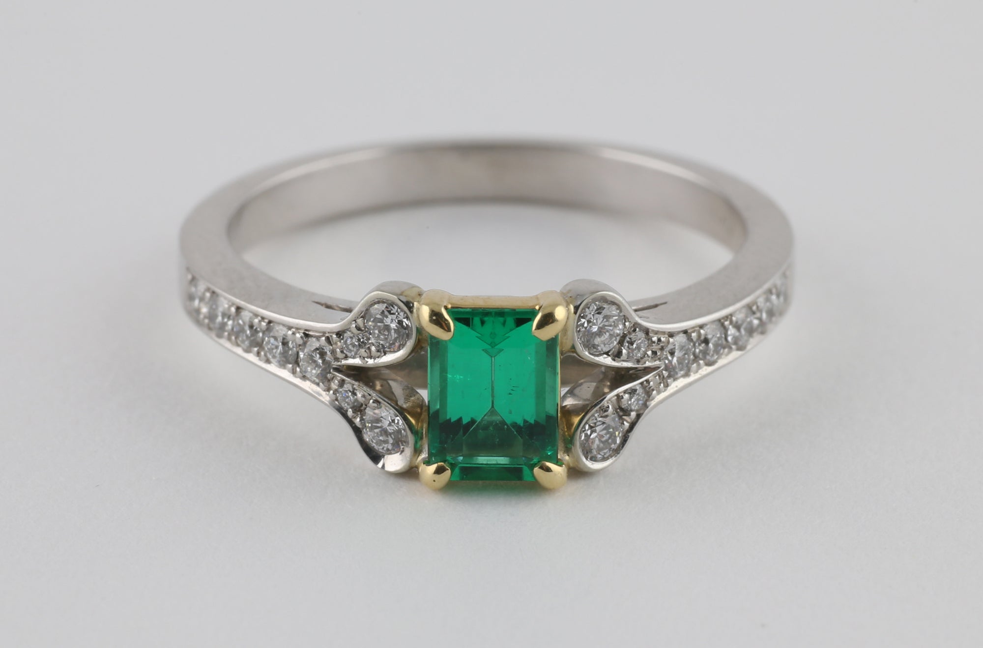 The Oz Ring – Williams Custom Jewellery