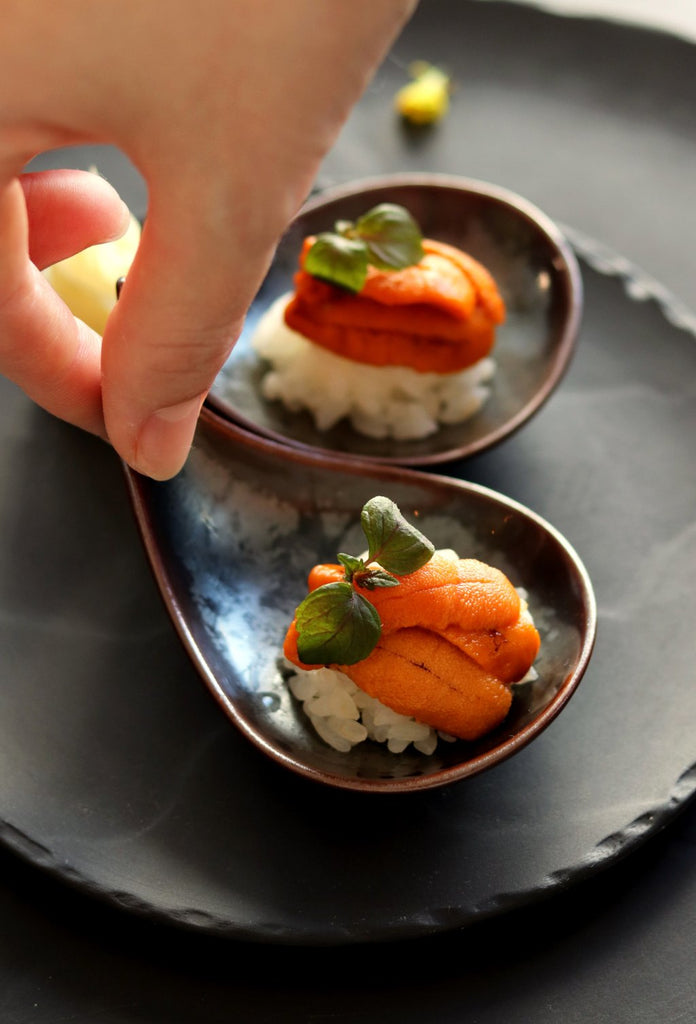 cucchiai ceramica co nmini sushi salmone fingerfood