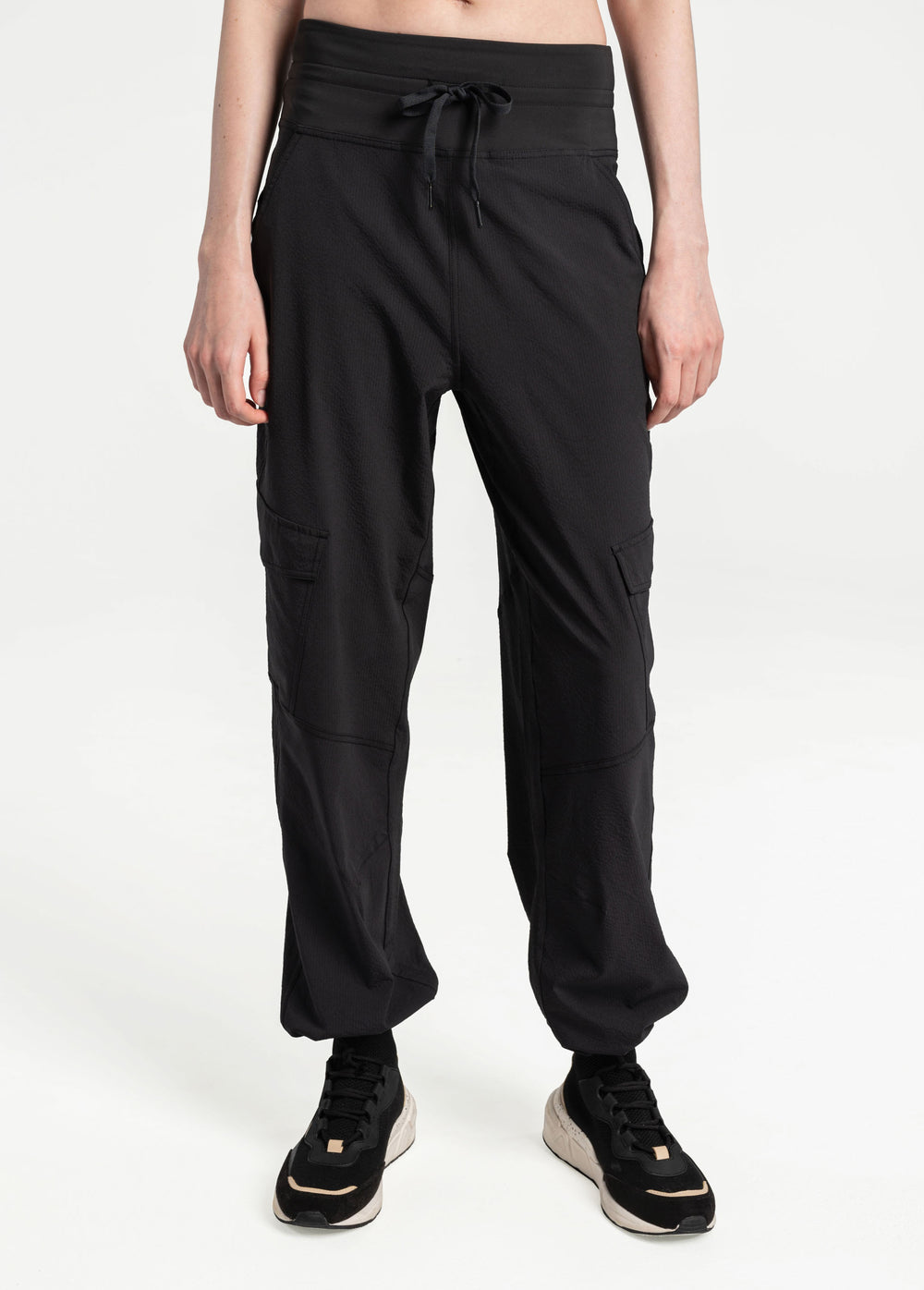 Momentum Cargo Pants | Women Joggers & Pants | Lolë