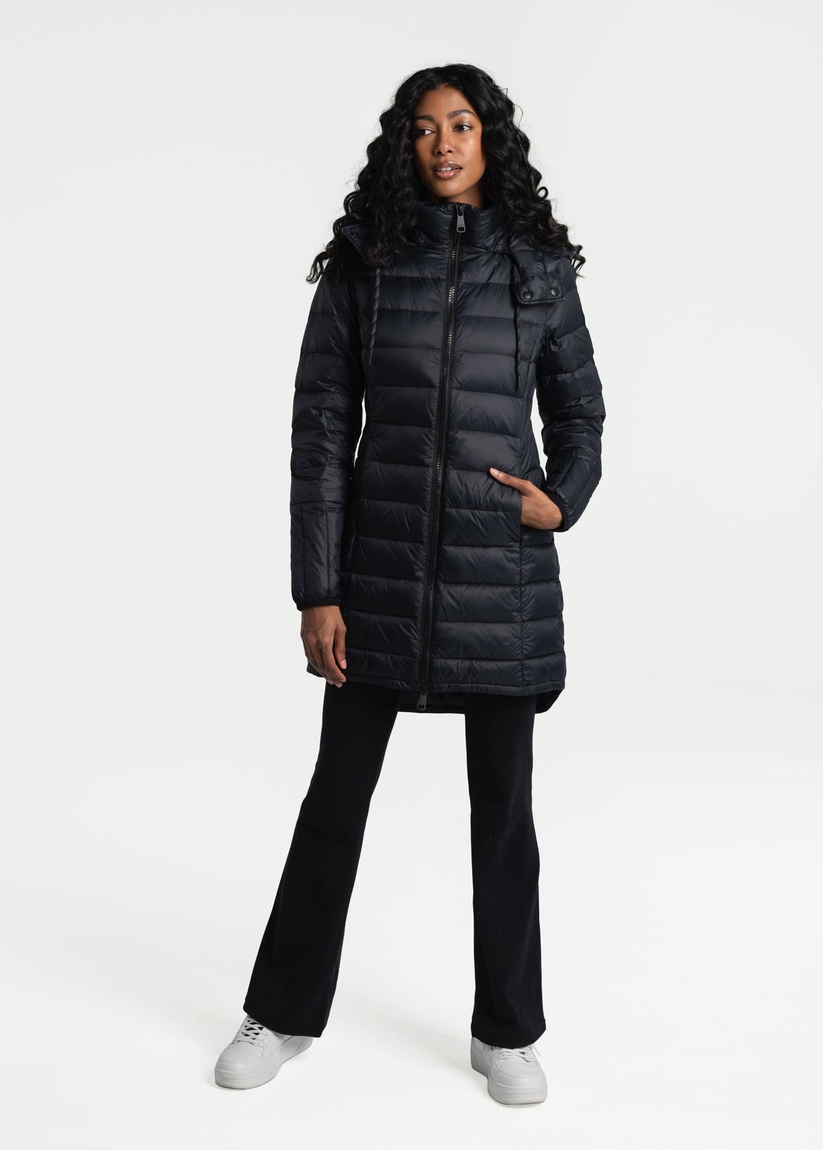 Claudia Down Jacket | Women Outerwear | Lolë