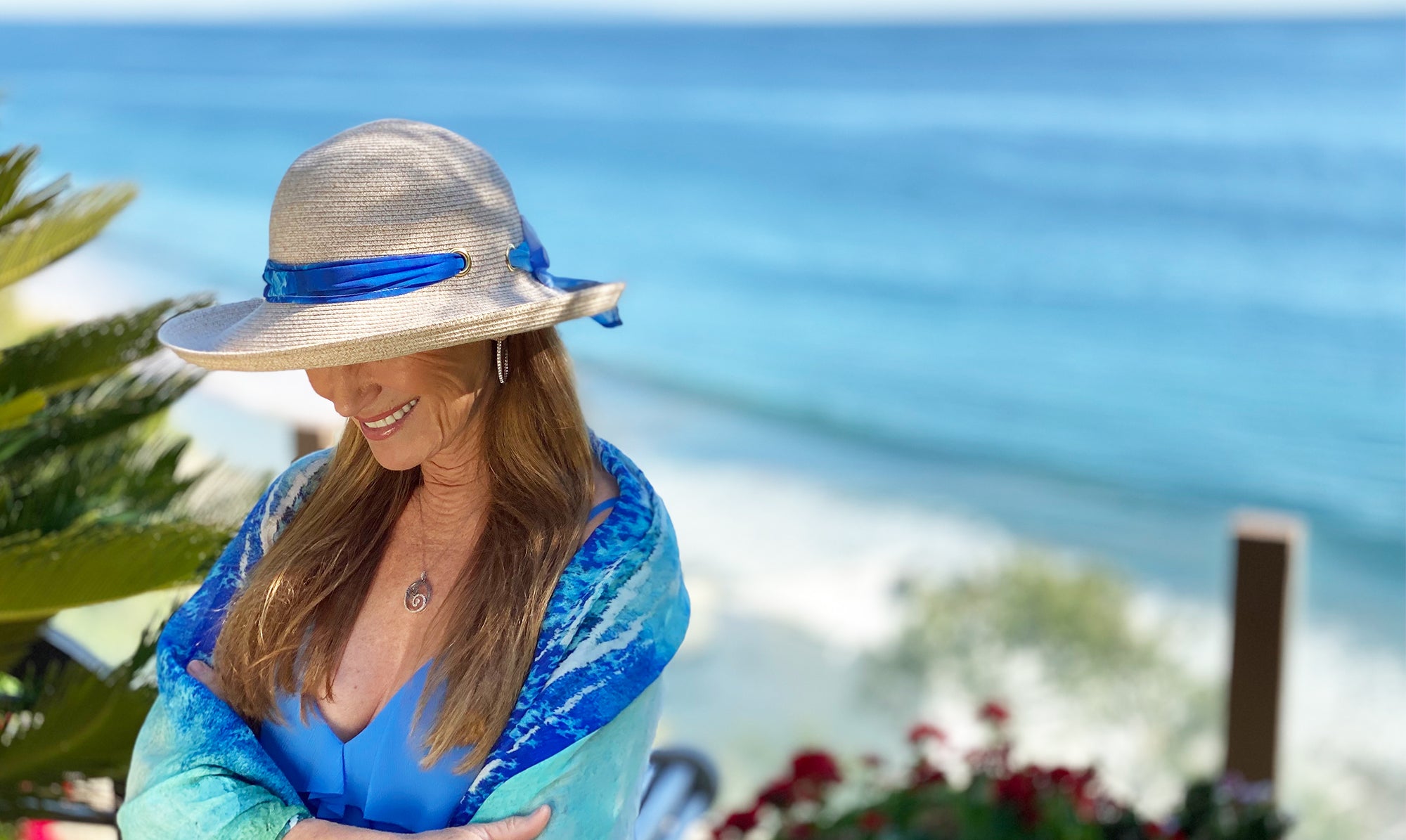 Jane Seymour Wearing a Wallaroo Lady Jane Summer Sun Hat at the Beach