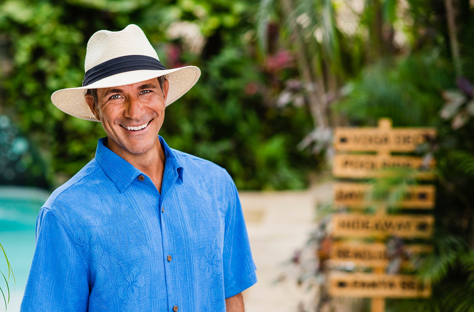 Man wearing the Portland big wide brim UPF summer straw sun hat