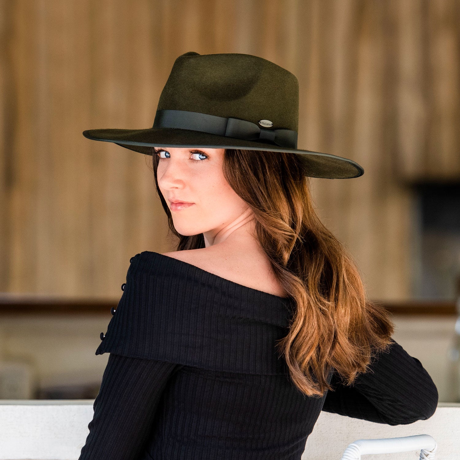 Woman Wearing a Wallaroo Sloan Wool Felt winter Sun Hat with a big wide brim