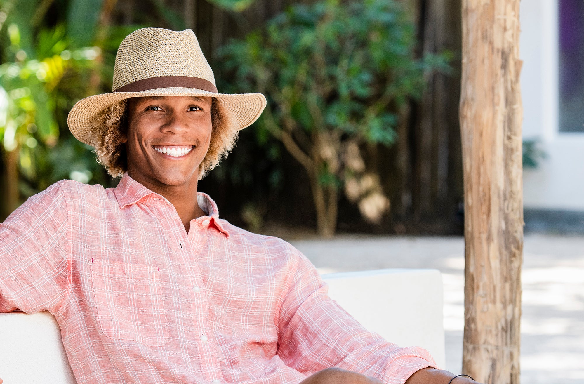 Man wearing the Outback summer sun hat with uv protection by Wallaroo