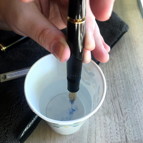 Flush Out Your Fountain Pen To Remove The Ink
