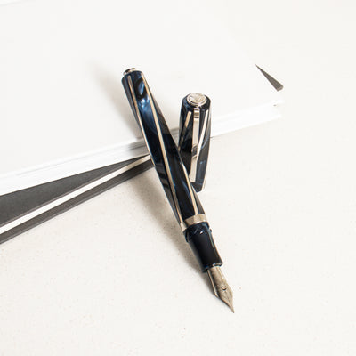 Visconti Divina Black Fountain Pen – Truphae