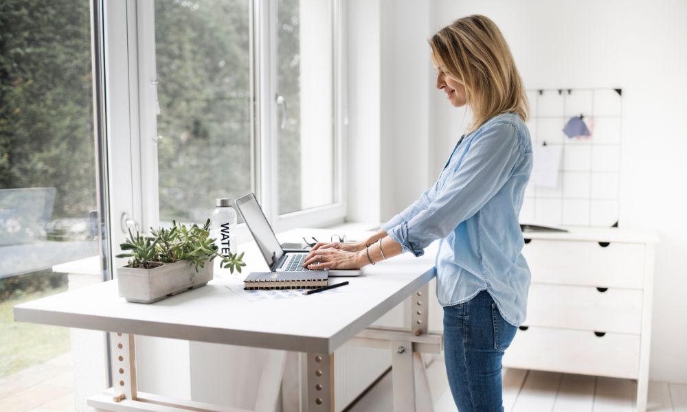 Do standing desks help with posture?