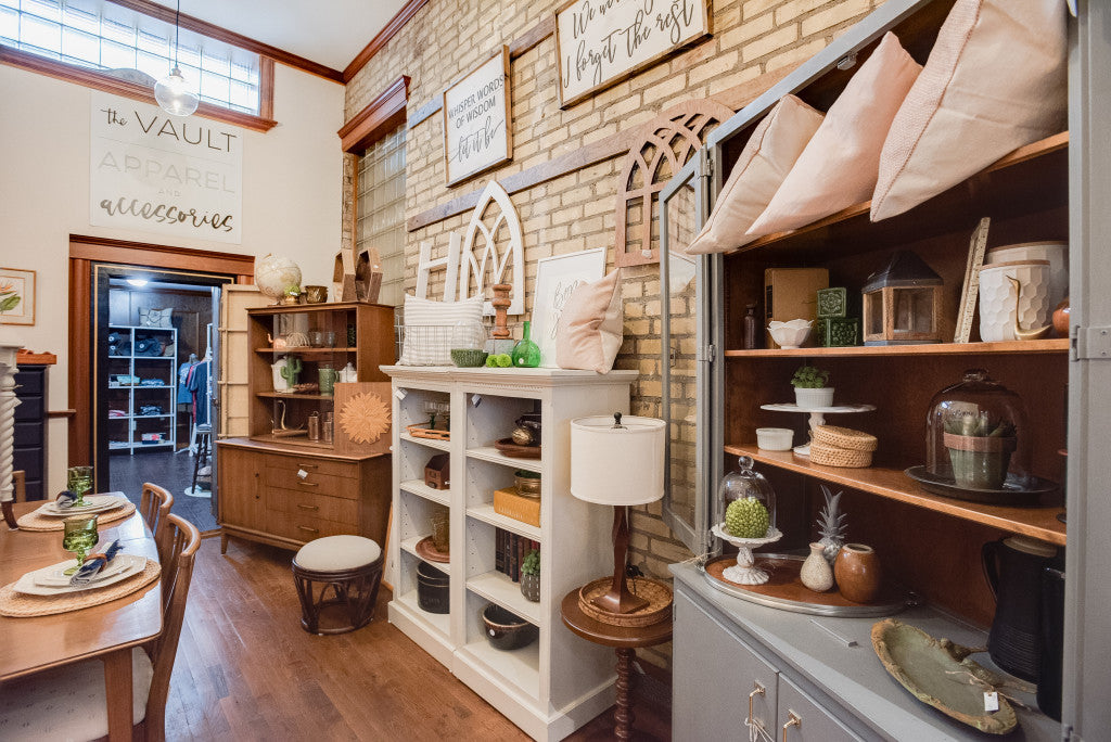 Carver Junk Company's Chaska Occasional Store | Chaska, MN | Small Town MN Shopping | Local Minnesota Makers Shopping | Vintage Furniture and Decor