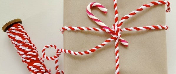 candy-cane-gift-wrap