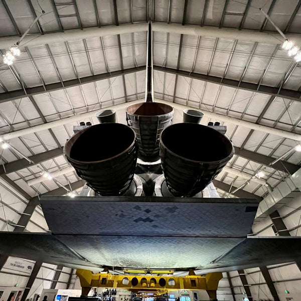 Space Shuttle Endeavour Engines and flaps