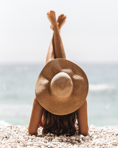 Summer Hat |  Prepare your hair for a beach day | Nourished | Hair Care