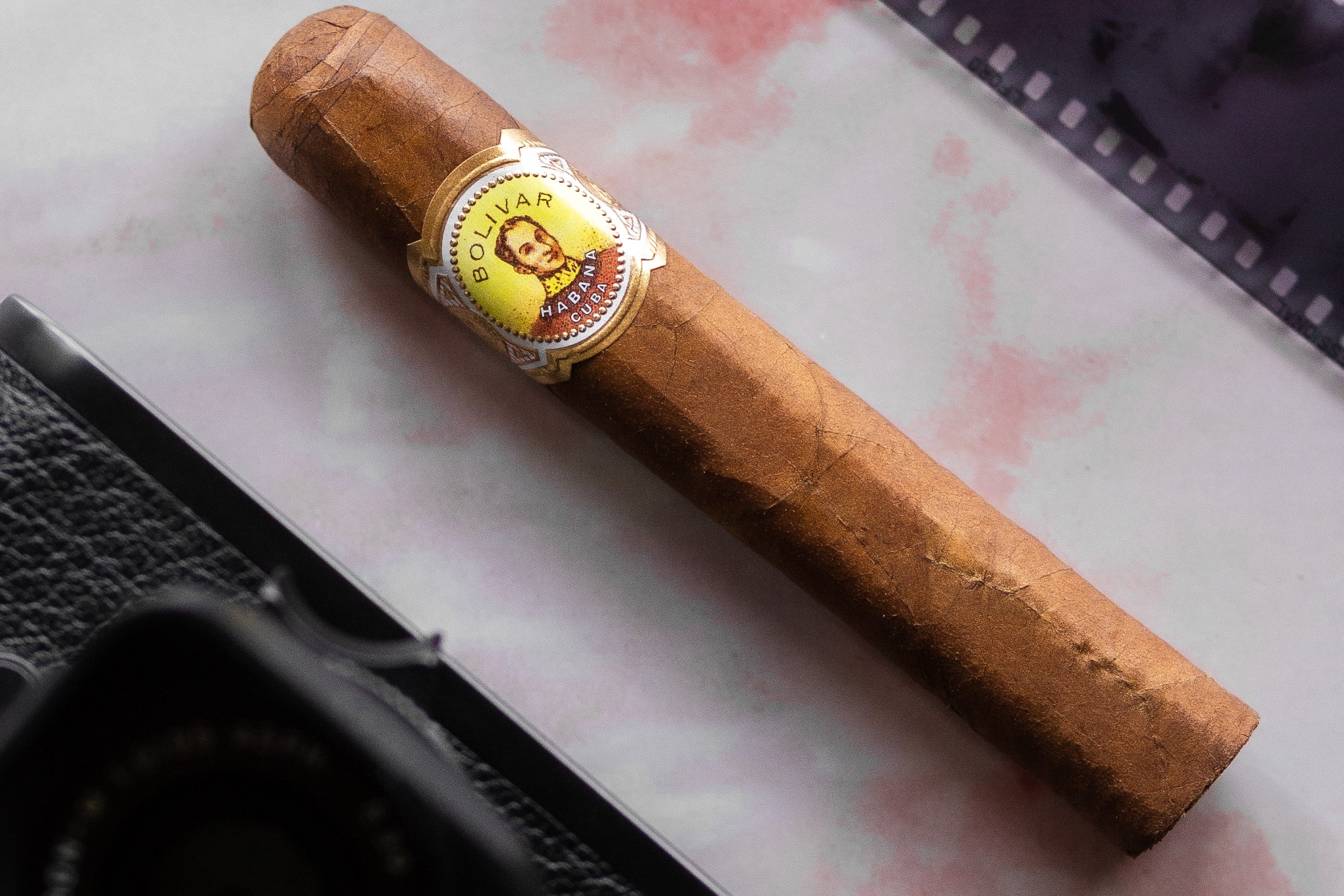 https://egmcigars.com/products/bolivar-royal-coronas-a-t