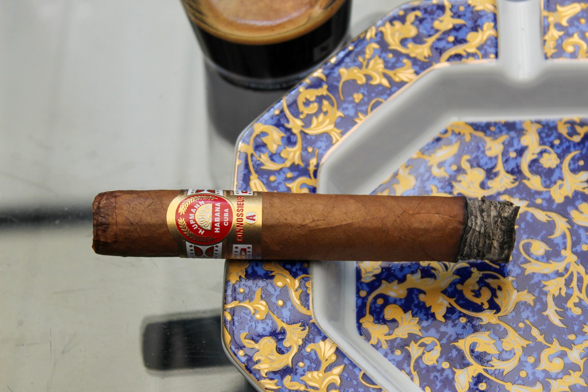 Bis zu 90 Minuten Genuss vom H Upmann Connossieur A