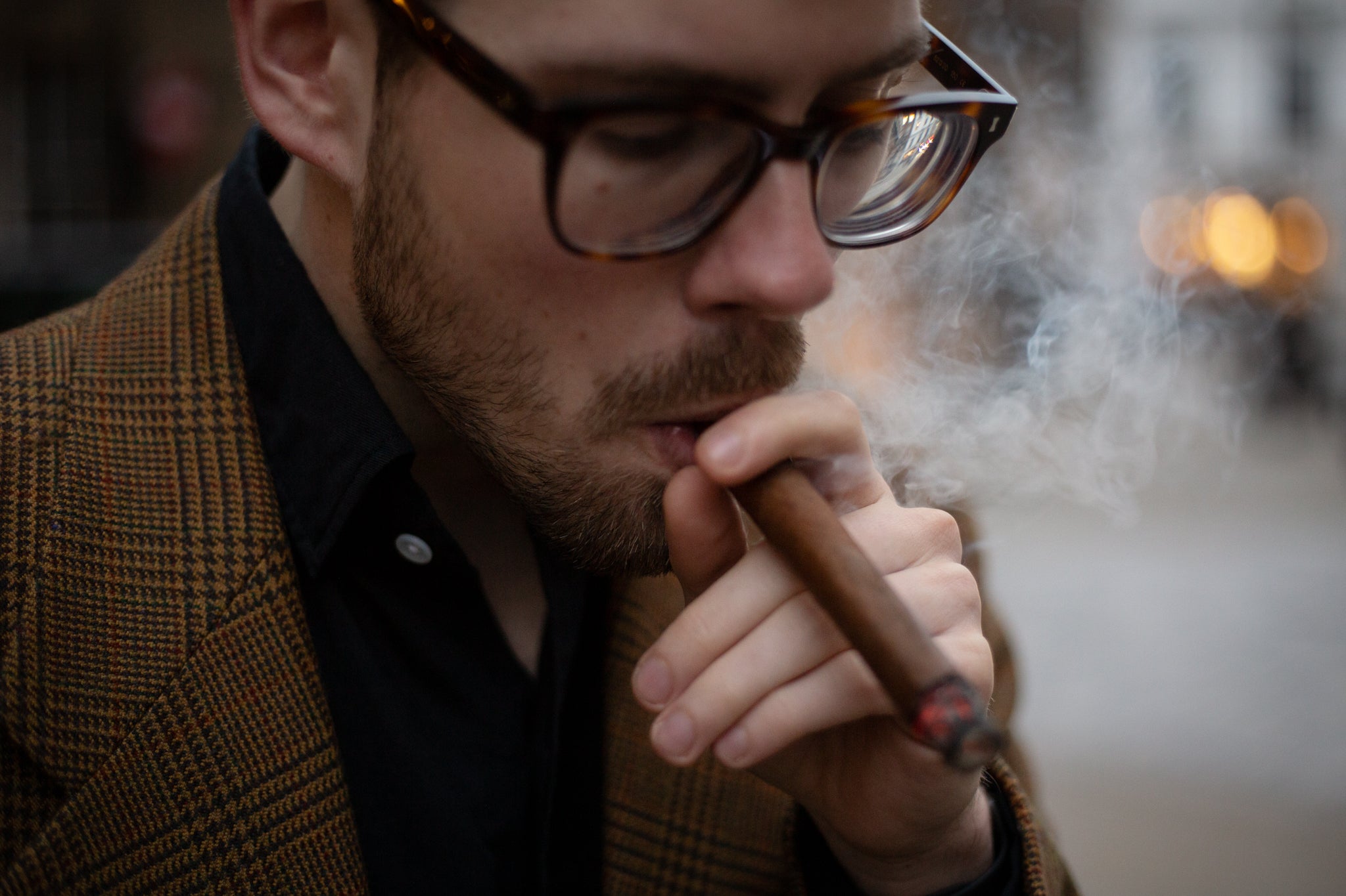 Luke Alland enjoys a Romeo y Julieta Cedros De Luxe No. 2