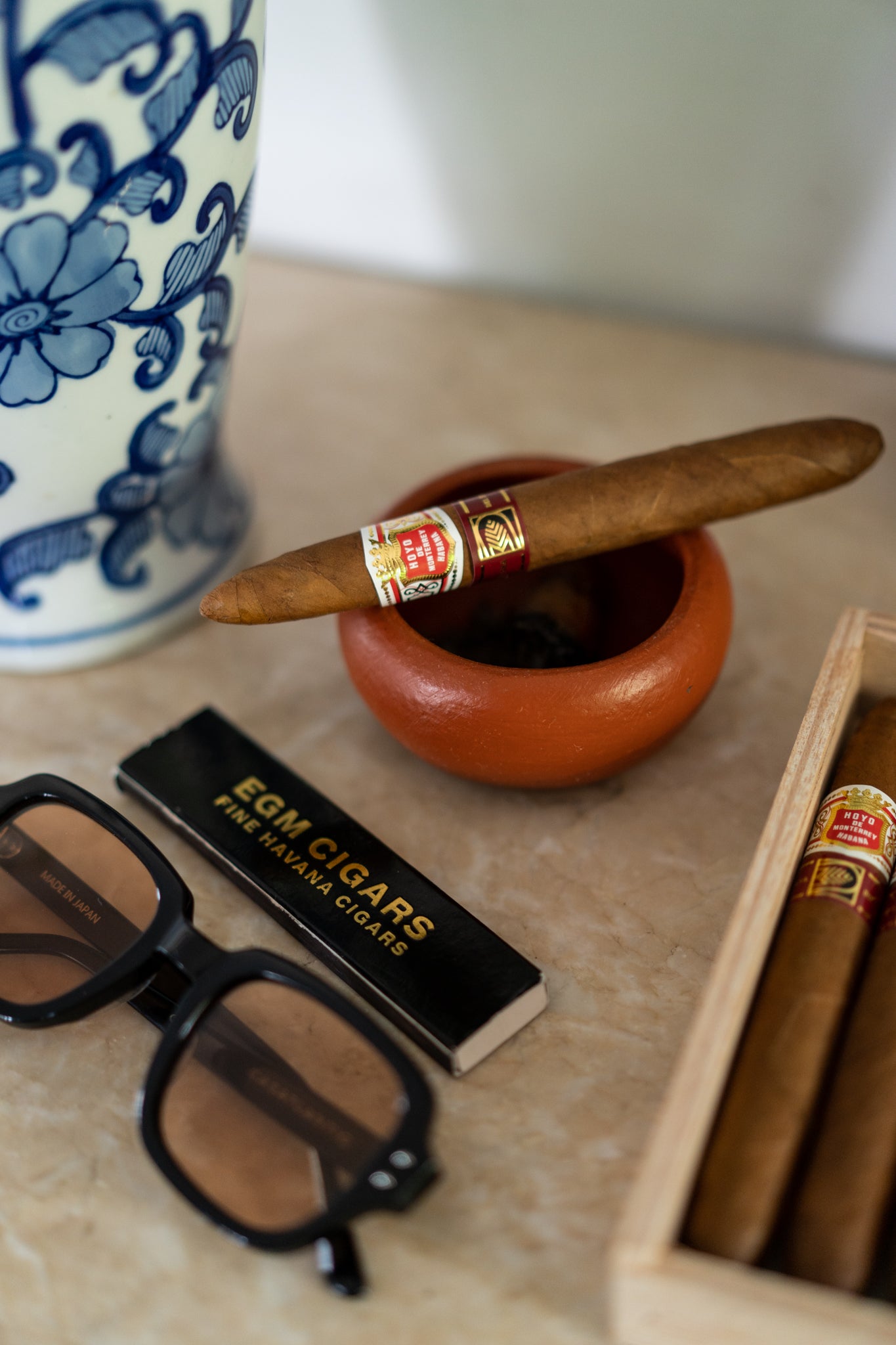 Hoyo de Monterrey Elegantes on EGM Cigars