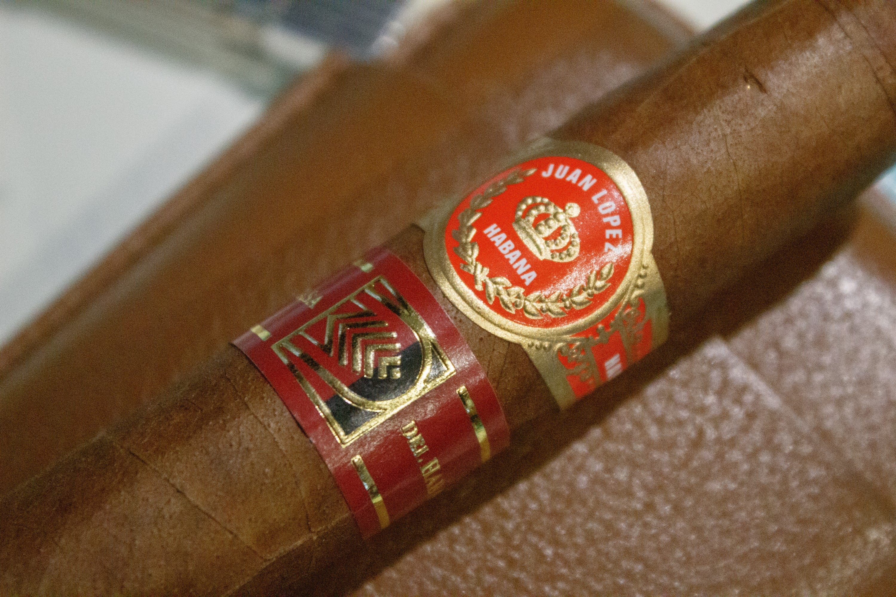 Double cigar band on a LCDH Edition