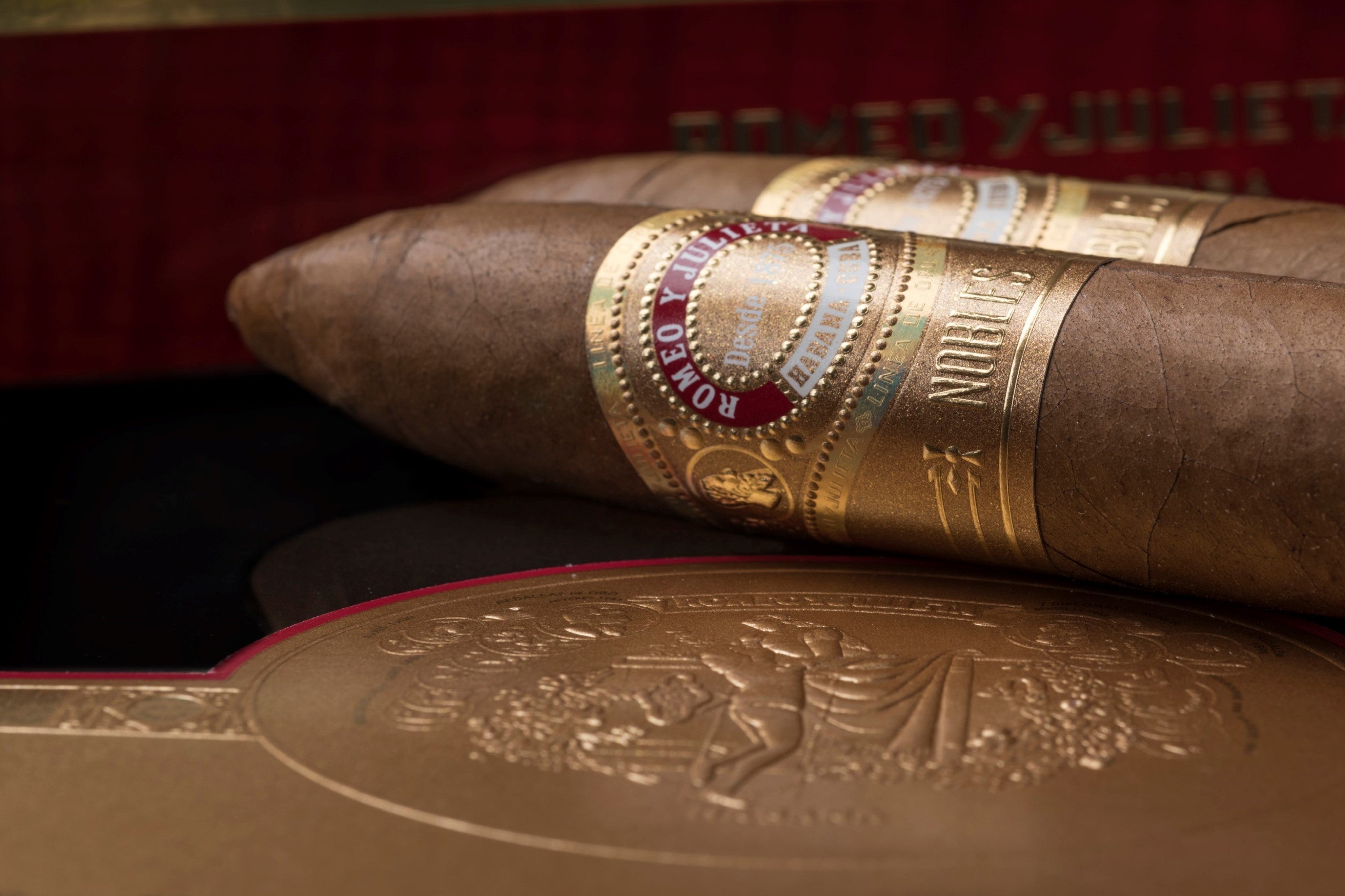 The Romeo y Julieta Linea de Oro